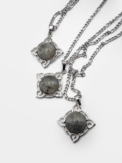  Faela Labradorite Necklace