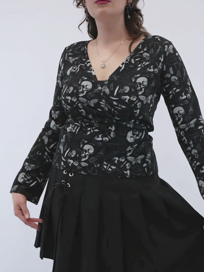 Bluzka wrap z rozszerzanymi rękawami Moonveil
