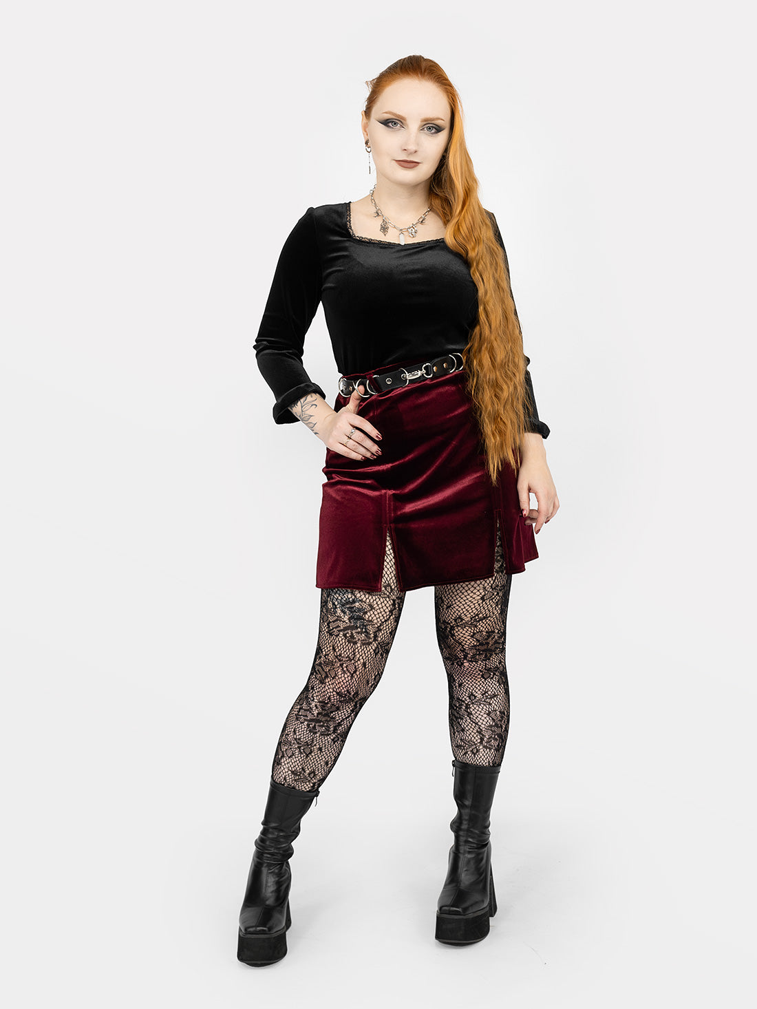 Welurowa bluzka z koronką Morticia