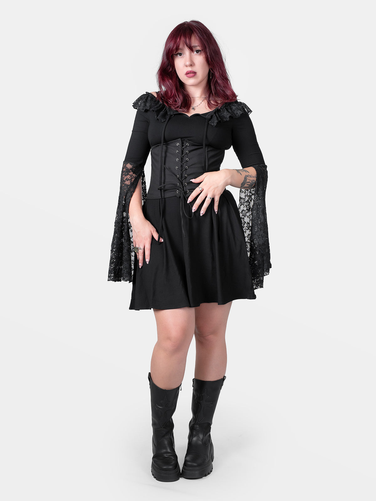 Sukienka z koronkowymi rękawami Enchantress