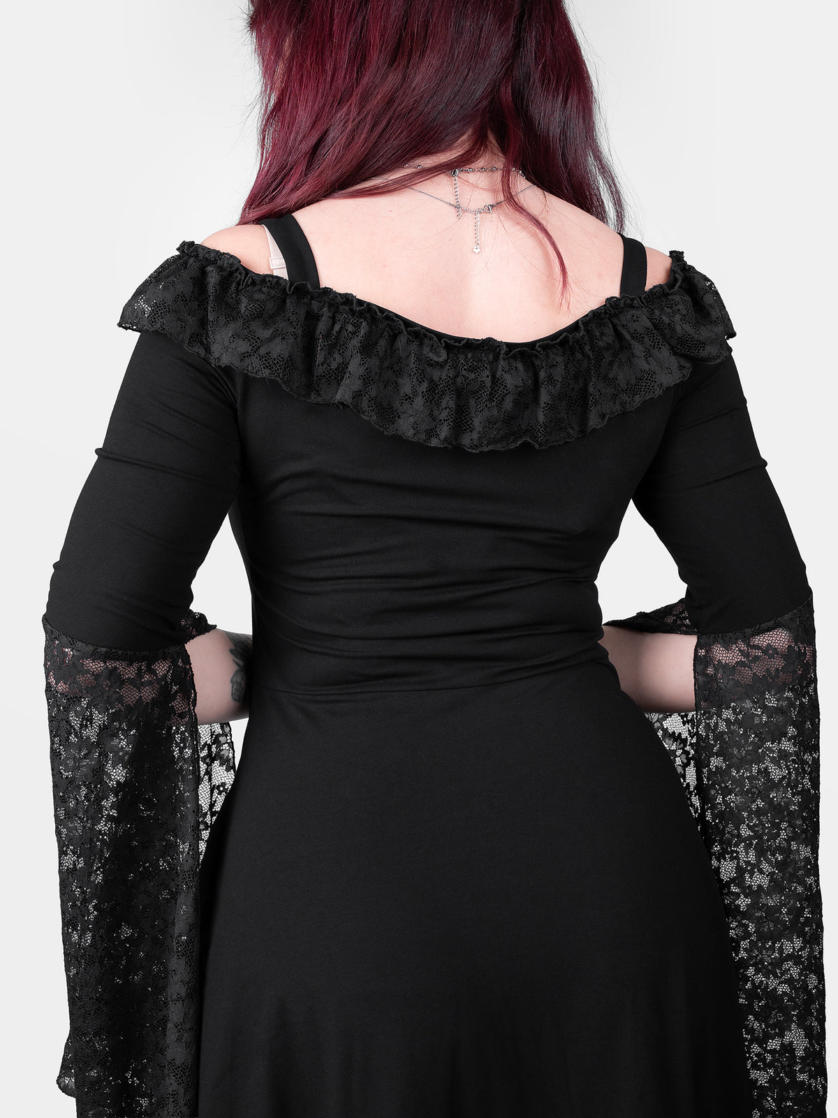 Sukienka z koronkowymi rękawami Enchantress