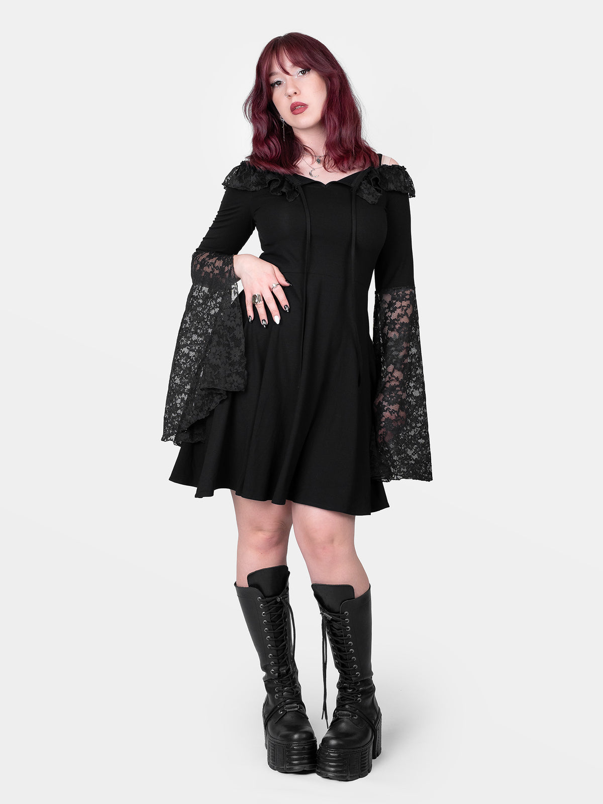 Sukienka z koronkowymi rękawami Enchantress