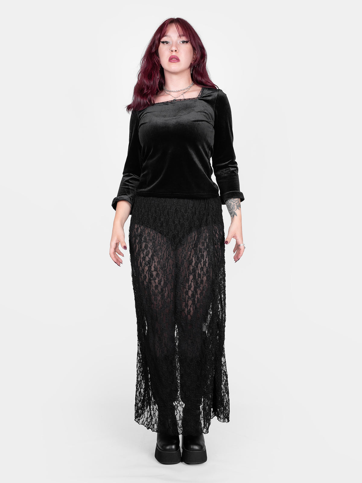 Welurowa bluzka z koronką Morticia