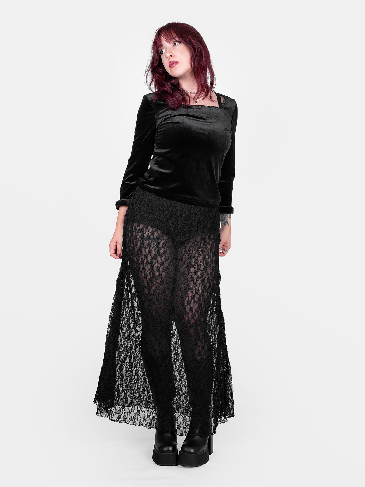 Welurowa bluzka z koronką Morticia