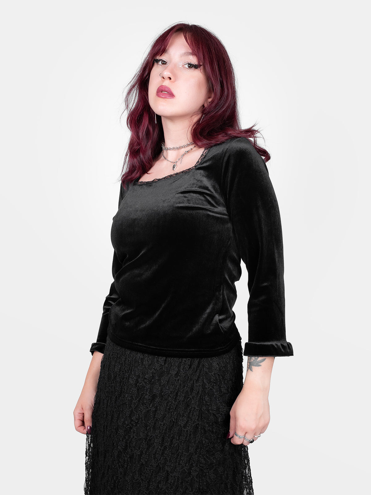 Welurowa bluzka z koronką Morticia