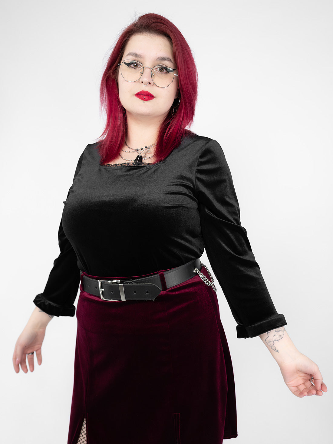Welurowa bluzka z koronką Morticia