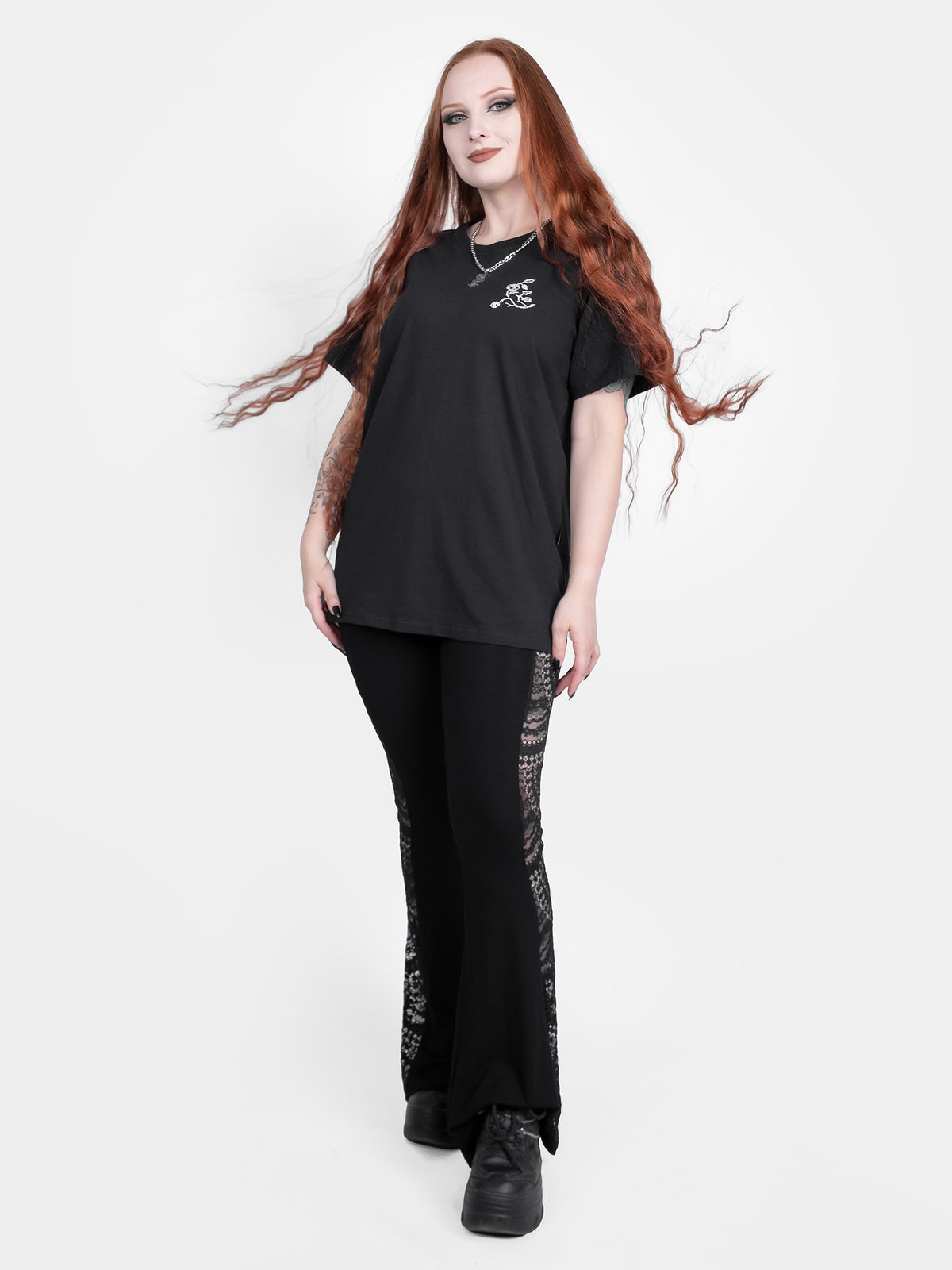 T-shirt z haftem Snapdragon