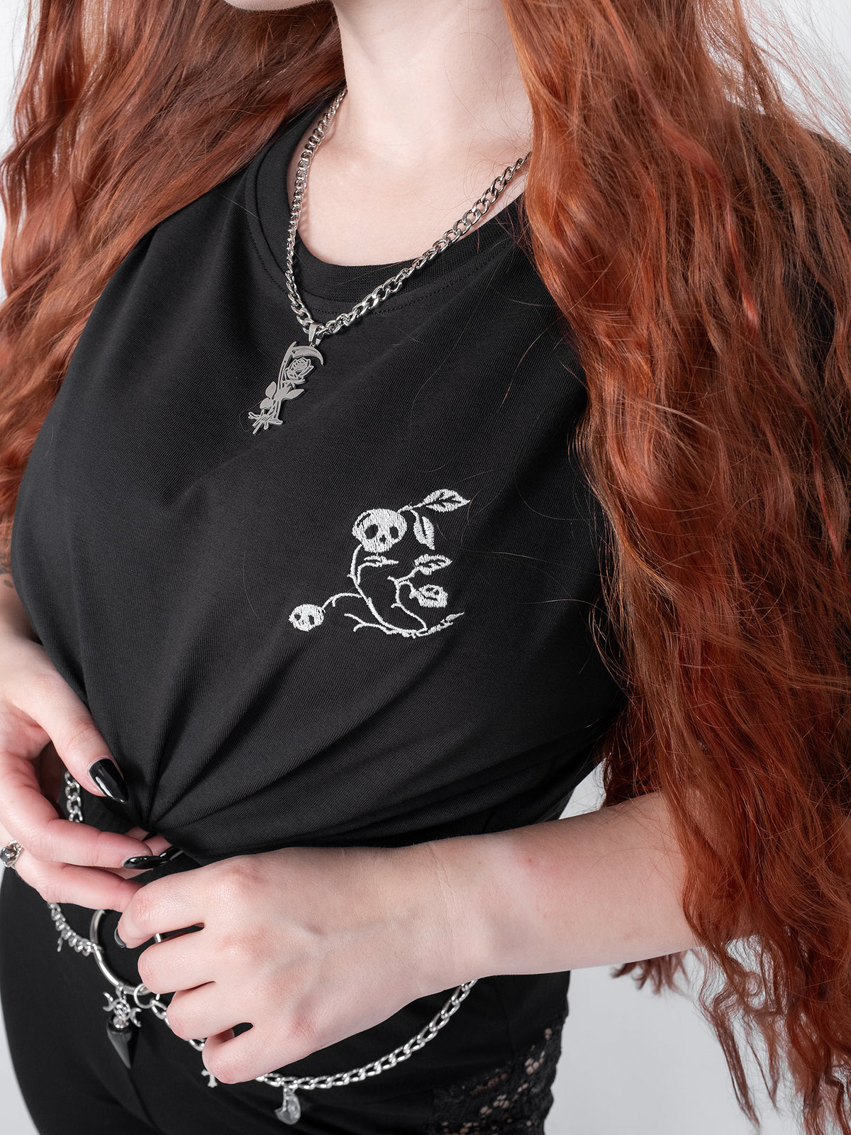 T-shirt z haftem Snapdragon