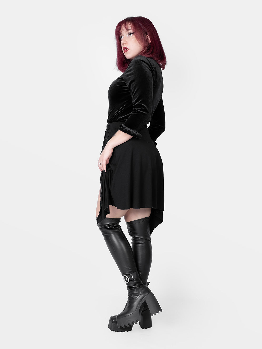 Welurowa bluzka z koronką Morticia