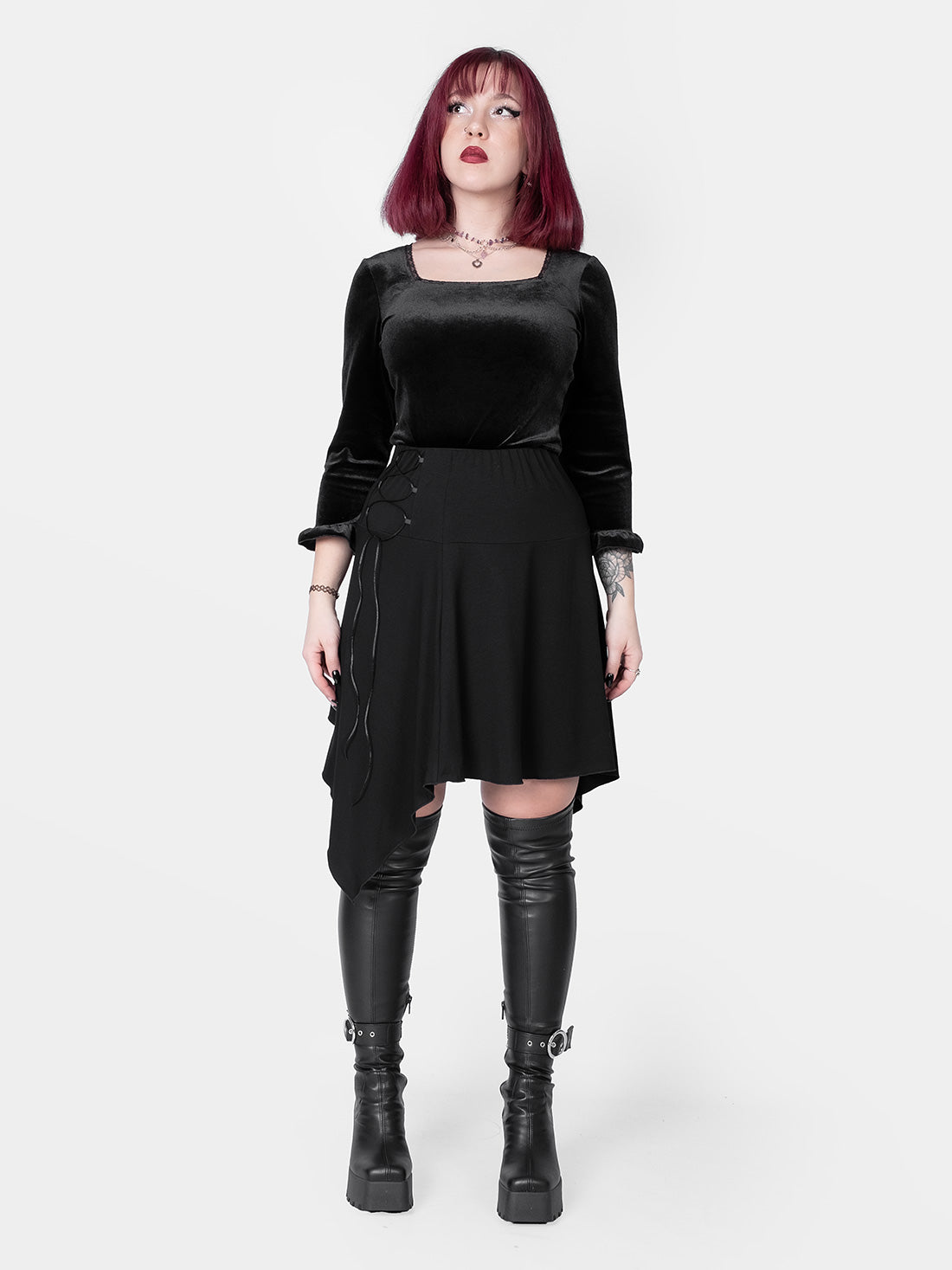 Welurowa bluzka z koronką Morticia