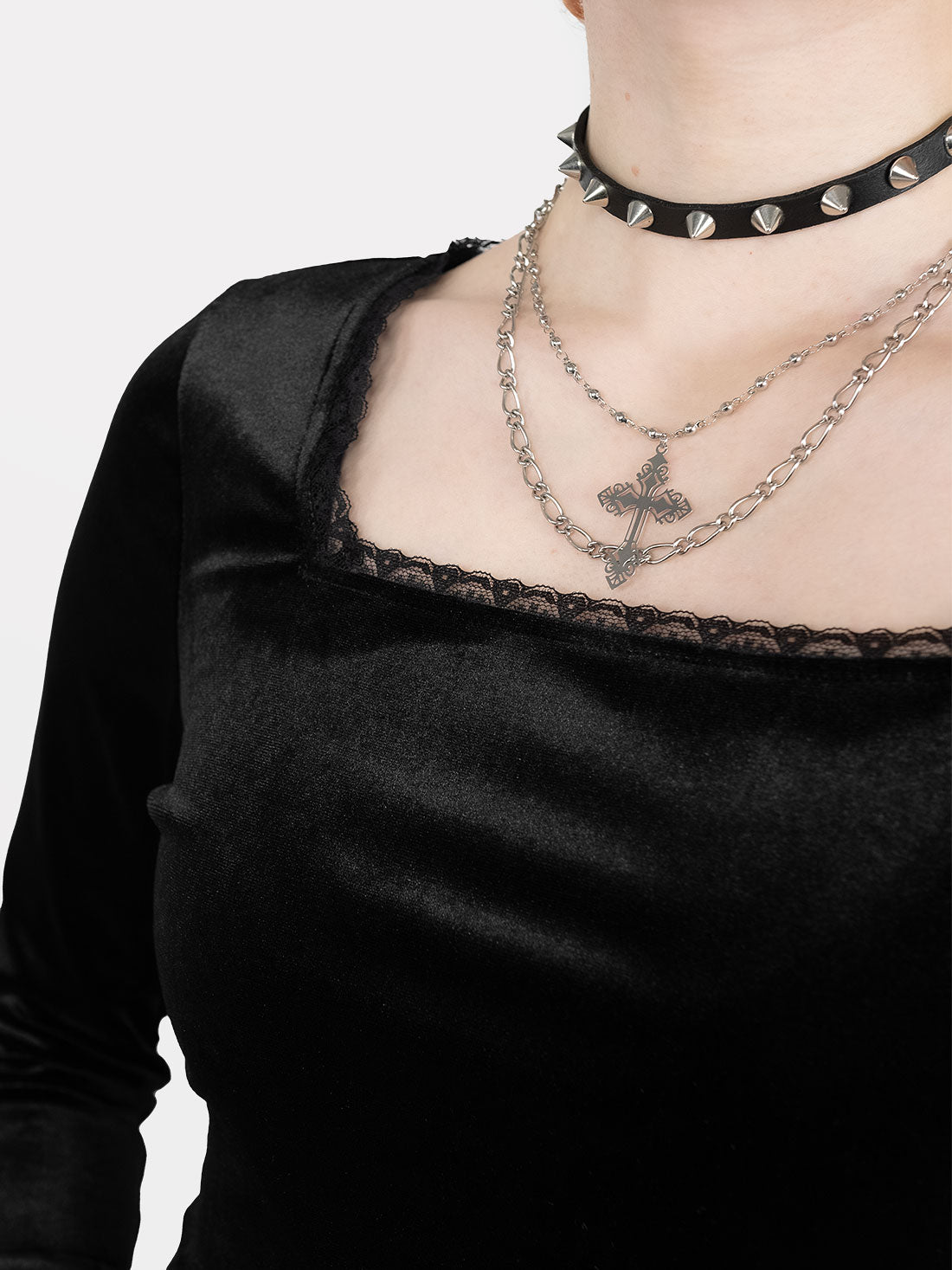 Welurowa bluzka z koronką Morticia