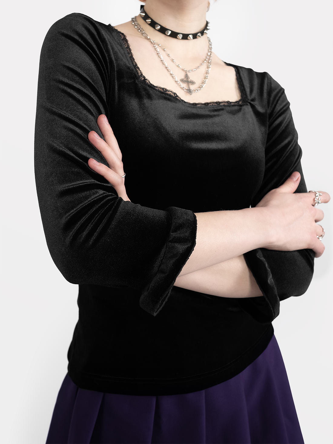 Welurowa bluzka z koronką Morticia