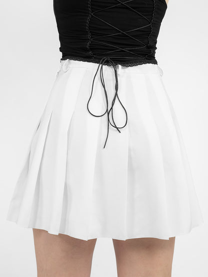 Biała tennis skirt ze szlufkami