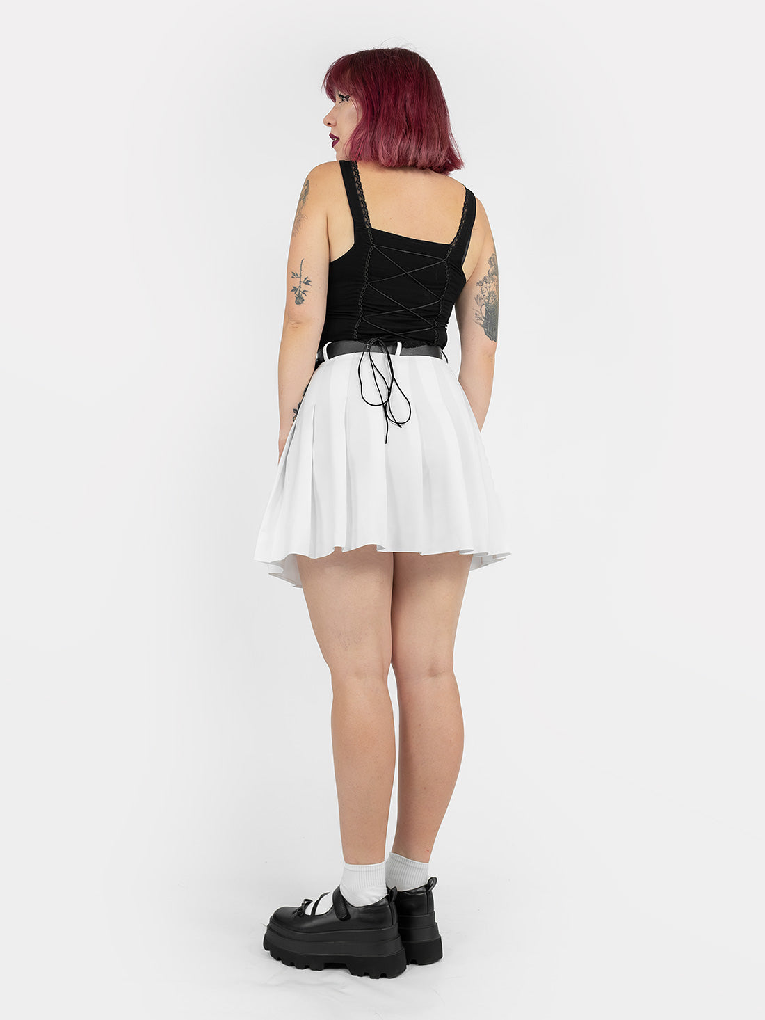 Biała tennis skirt ze szlufkami